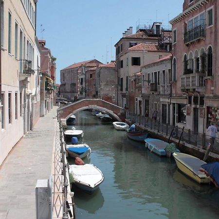 Hostel Biennale Veneza Exterior foto