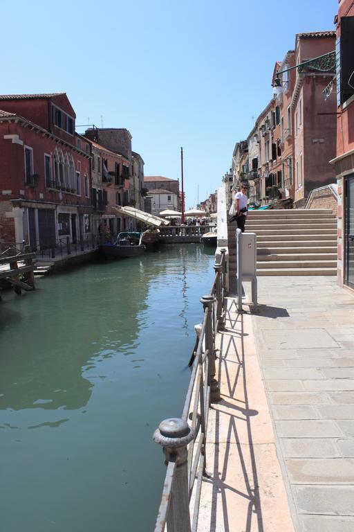 Hostel Biennale Veneza Exterior foto